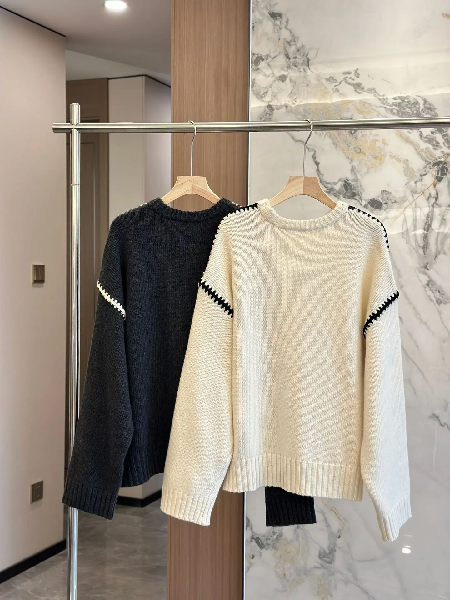 Fashion Women  Stitched Edge Wool  Sweater Round Neck Lady Pullover Loose Knitted Sweater Top for Winter New Style