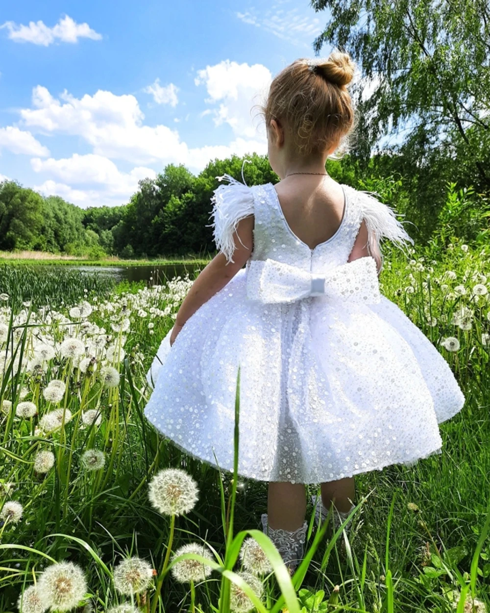 MisShow Sequined Back Bow Flower Girl Dresses Feathers Pearls First Communion Dresses Puffy Girls Princess Wedding Party Dress