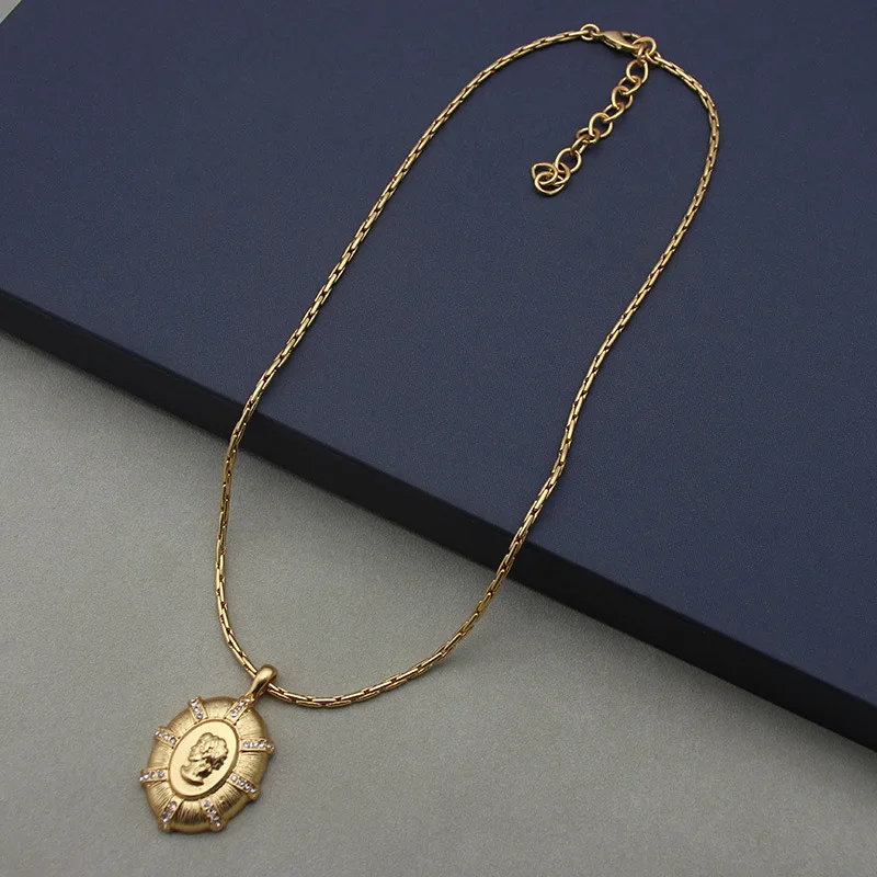 Byzantine-style Head Portrait Necklace, Solid Gold Earrings and Necklace Set, Exotic Flair 2