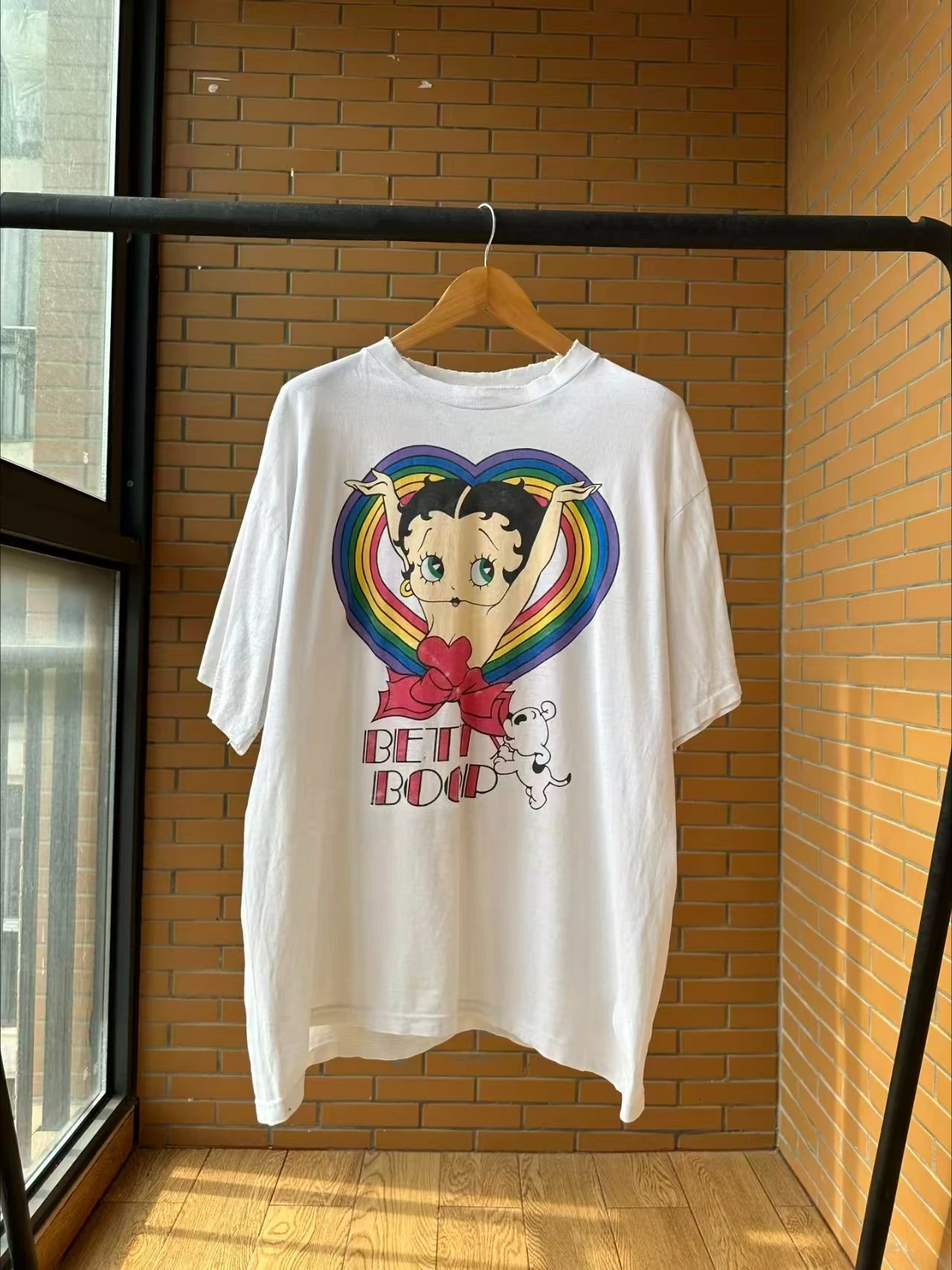 Miniso Betty Boop 90s خمر موضة الصيف جديد حار الكرتون الاتجاه المدرسة القديمة كلية نمط الرجال النساء تي شيرتات قصيرة الاكمام