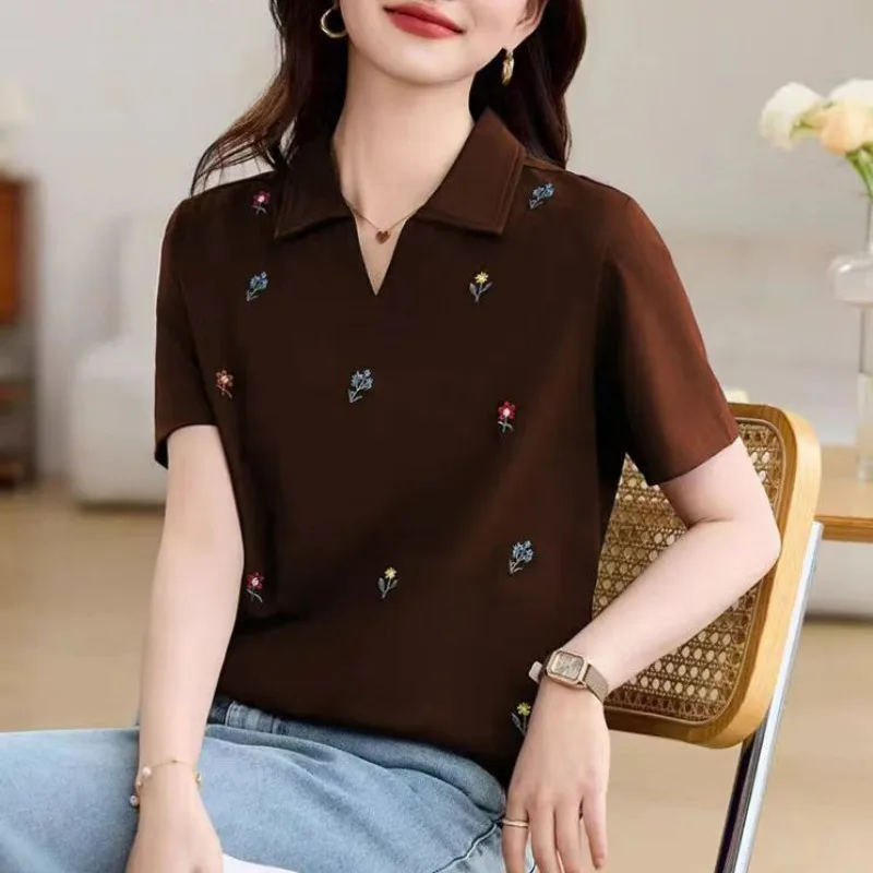 أزياء عارضة طية صدر السترة قصيرة الأكمام فضفاضة جديدة الصيف بولو فضفاض المطرزة أعلى تي شيرت