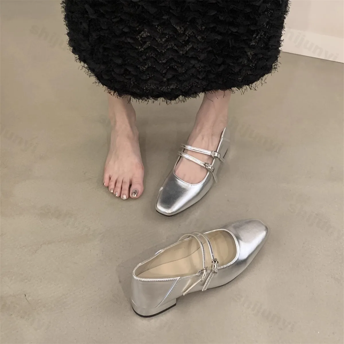 

Женские роскошные туфли Мэри Джейн с бантом, женские блестящие кожаные туфли на плоской подошве с квадратным носком, женские серебряные туфли для танцевальной вечеринки, свадебные туфли