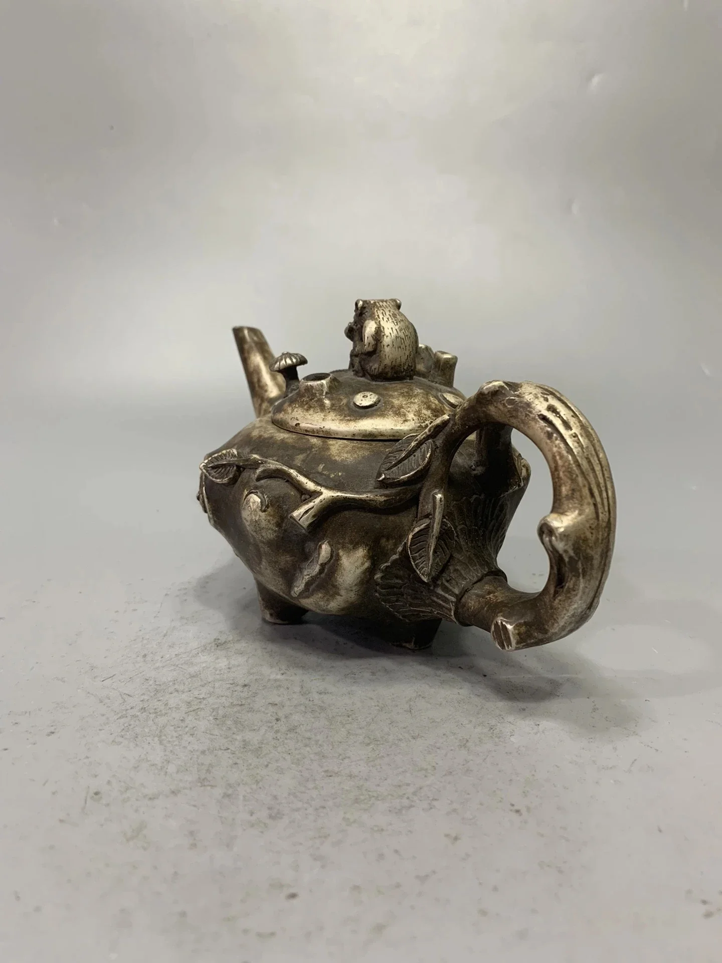 Antique white copper silver plated squirrel pot household decorations