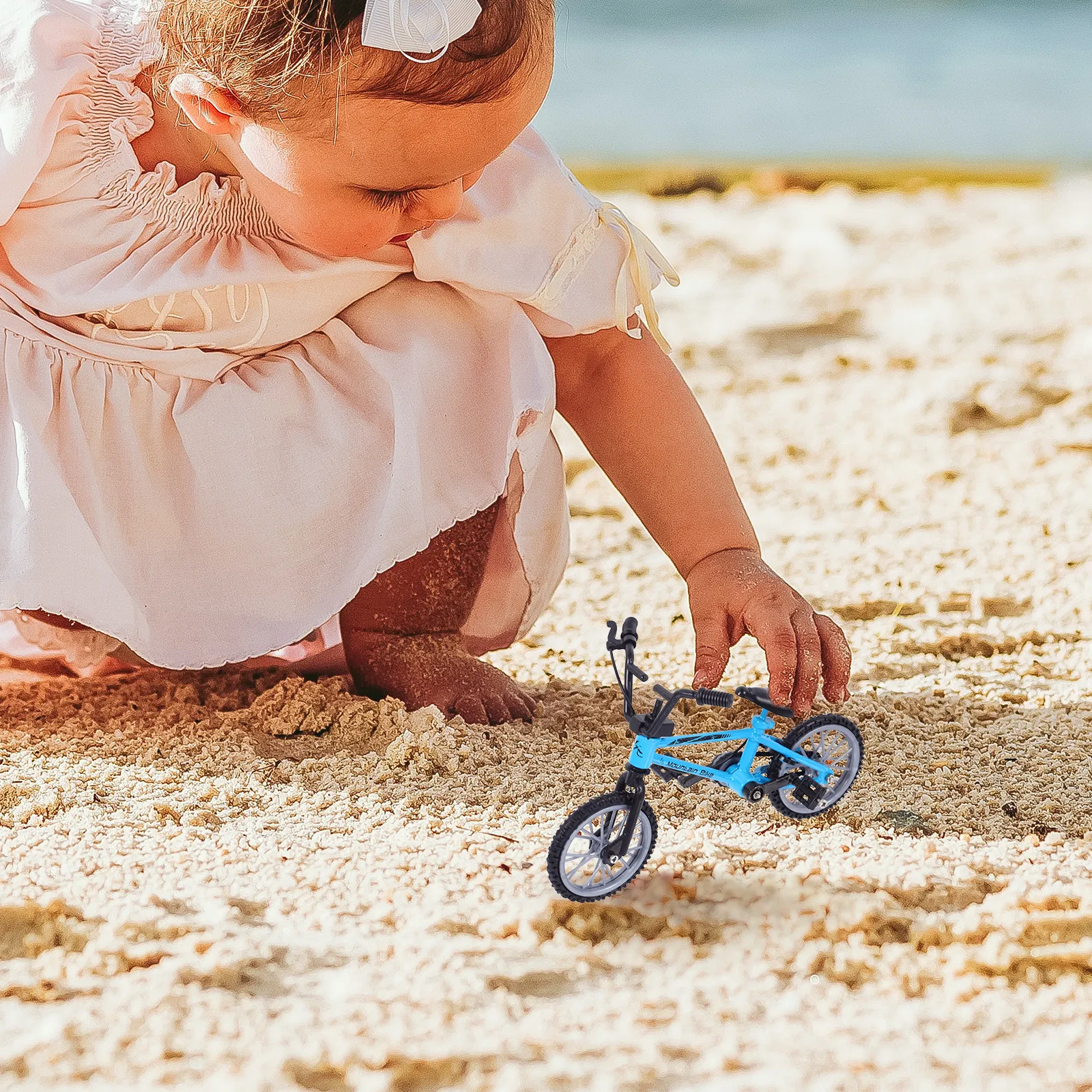 

1Set Finger Bike Desktop Sports Game Alloy Bicycle Realistic Finger Cycling Fun Gift for Kids Adults