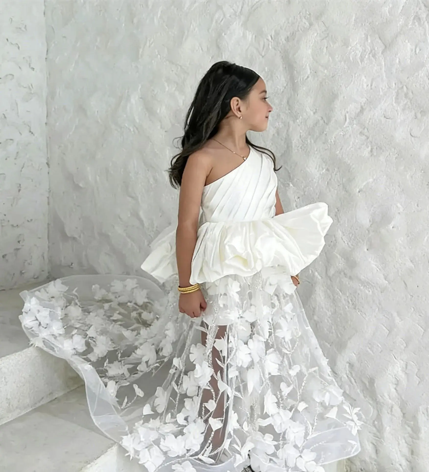 Satin-Blumenmädchenkleider für die Hochzeit, individuell, eine Schulter, Applikationen, Tüll, Schwanz, Kindergeburtstag, Party, Röcke, Erstkommunion