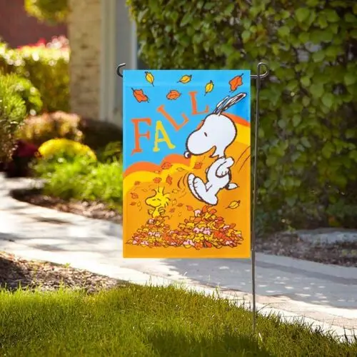 SNOOPY PEANUTS  FALL   Garden Flag  12