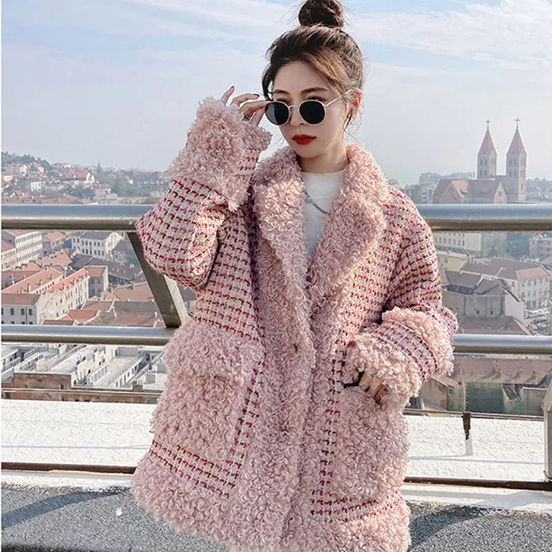 

New Winter Lamb Wool Coat Fashion Women's Loose Plaid Splicing Thick Laminated Padded Jacket Quality Female Parker Outerwear