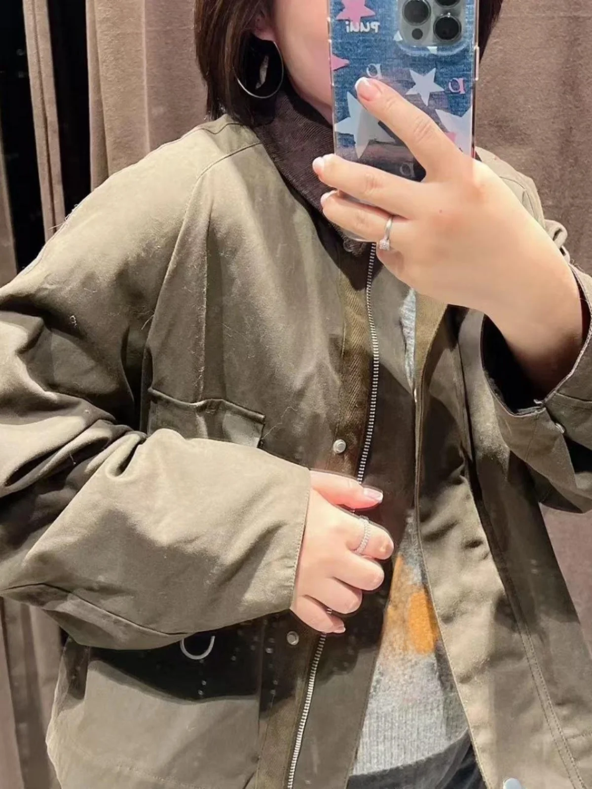 เสื้อโค้ทกำมะหยี่ทรงหลวมสำหรับผู้หญิง คอลเลคชั่นใหม่ ฤดูใบไม้ผลิ/ฤดูใบไม้ร่วง ปกคลาสสิก แขนยาว ความยาวปกติ ติดกระดุม