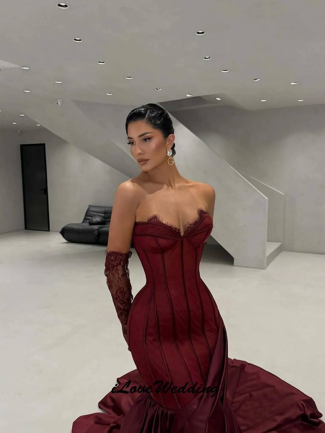 Elegante sem alças vermelho vestidos de baile 2025 com decote em v rendas sexy vestidos de noite tribunal trem sereia vestidos formais para gala personalizado