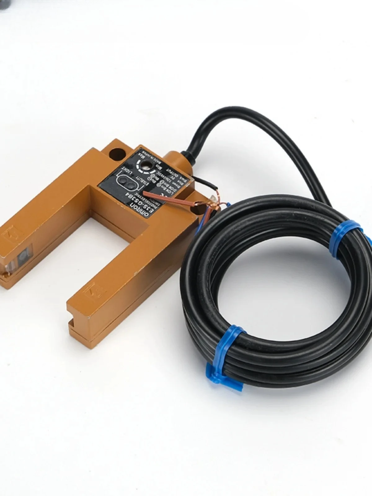 

Слот-переключатель E3S-GS3B4 Датчик E3S-GS50E4