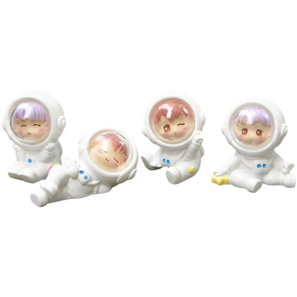 

4Pcs Astronaut Girl Handcraft Decor Cute Cartoon Statue Desktop Ornament for Home Office Restaurants Creative Wedding