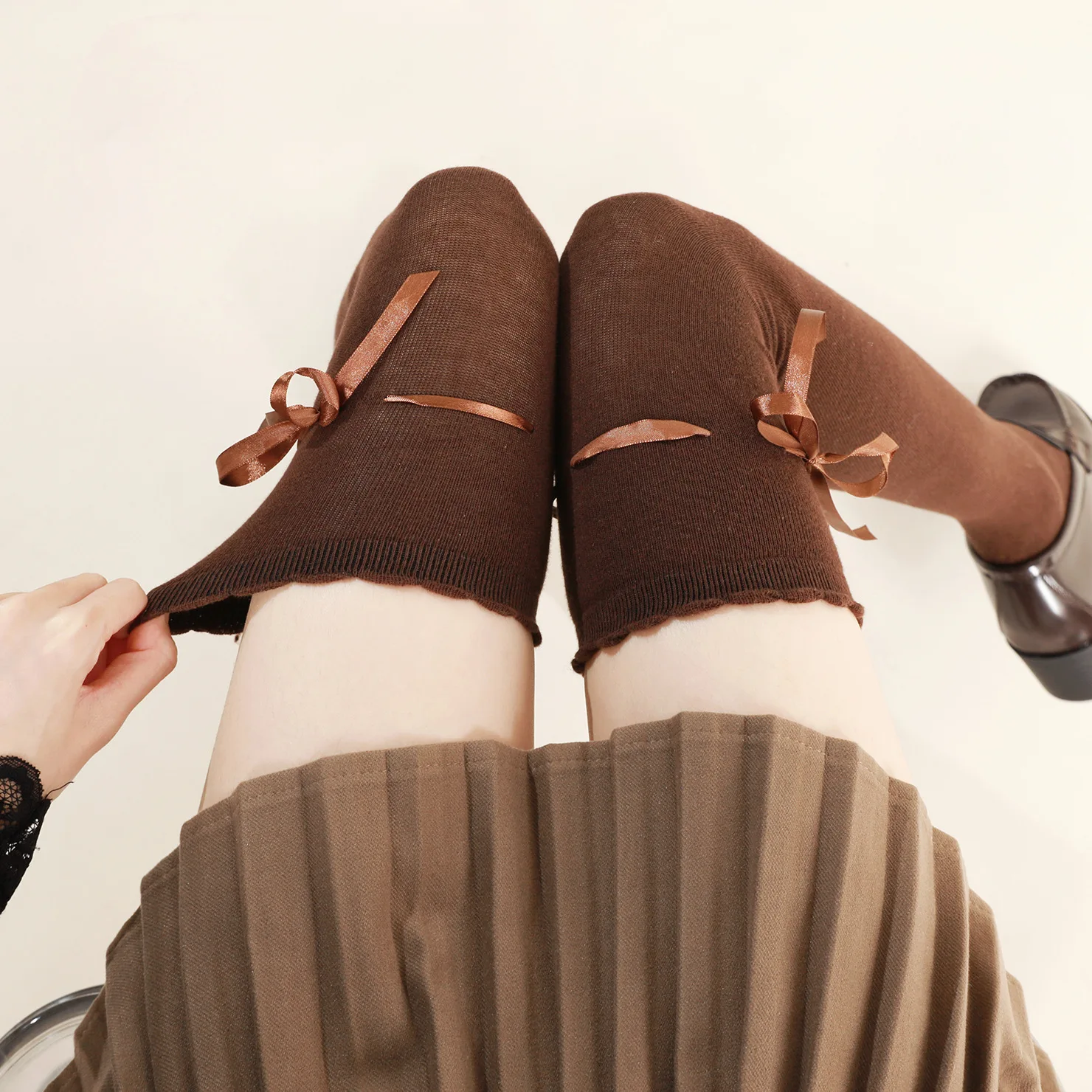 Warm Stockings Thick Brown Lace Up Ruffle Trim Over The Knee Socks Fall Winter Slimming Boot Socks for Women