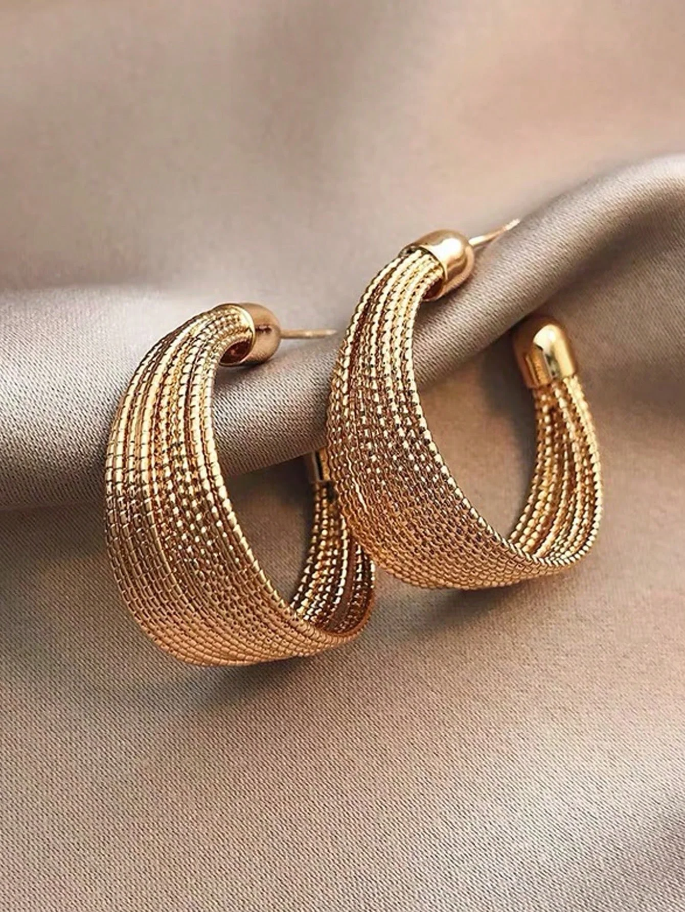 Vintage Metal Multi-layer Coil C-shaped Earrings Women Exaggerated Fashion Jewelry Daily Temperament Accessories