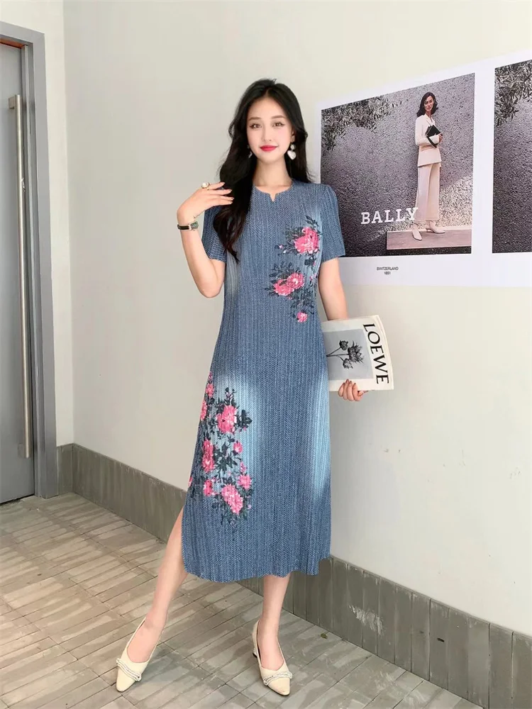 

Miyake Pleated Dress Women 2024 Summer New Loose Design Fashionable Printed Round Neck Short Sleeves Mid-length Elegant Dresses