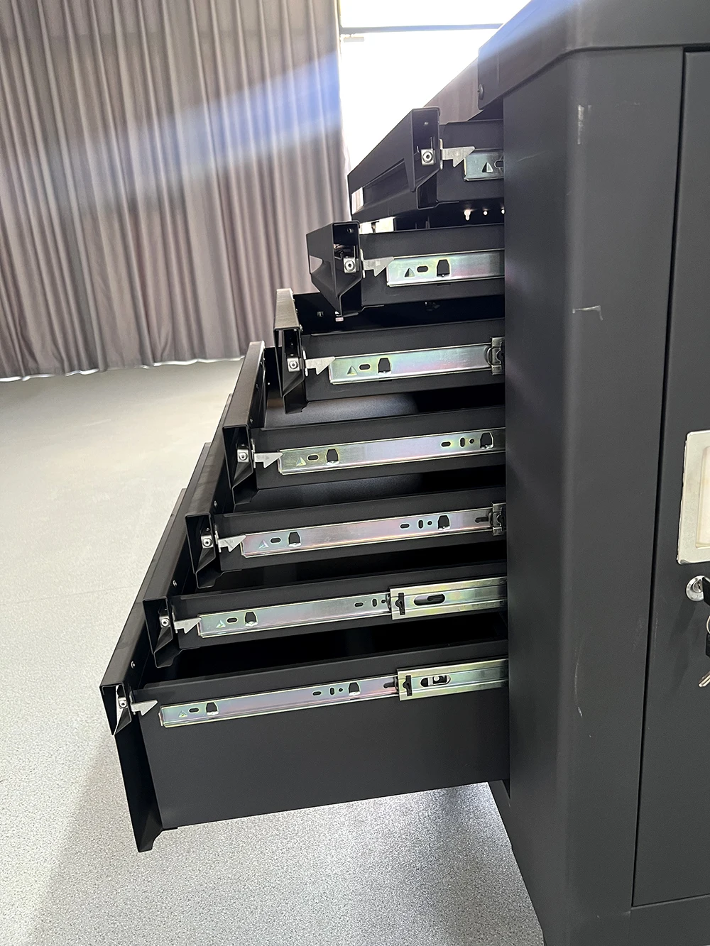 Lemari Perkakas 7 Pengemudi Meja Baja Tahan Karat Kabinet Organizer Alat Kapasitas BesarKotak Peralatan Perbaikan Mobil