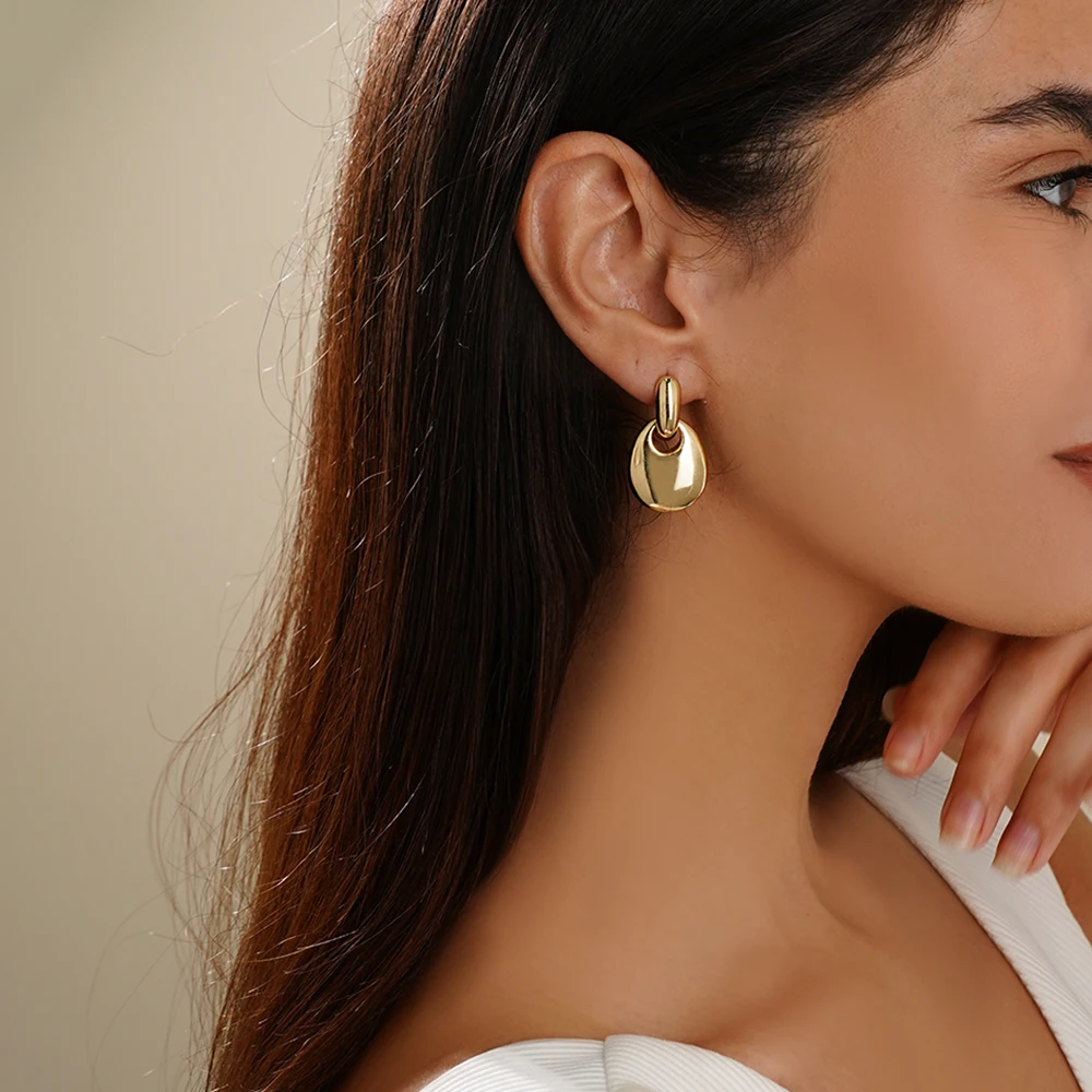 Fashionable High-End Gold Round Earrings Alloy Material 18k Pvd Gold-Plated Waterproof And Non-Fading Jewelry Eardrop