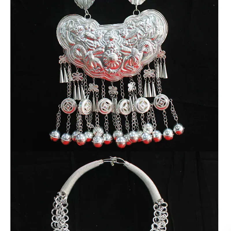 

Chinese Hmong Silver Jewelry Chest Ornament Performance Wearing Collar