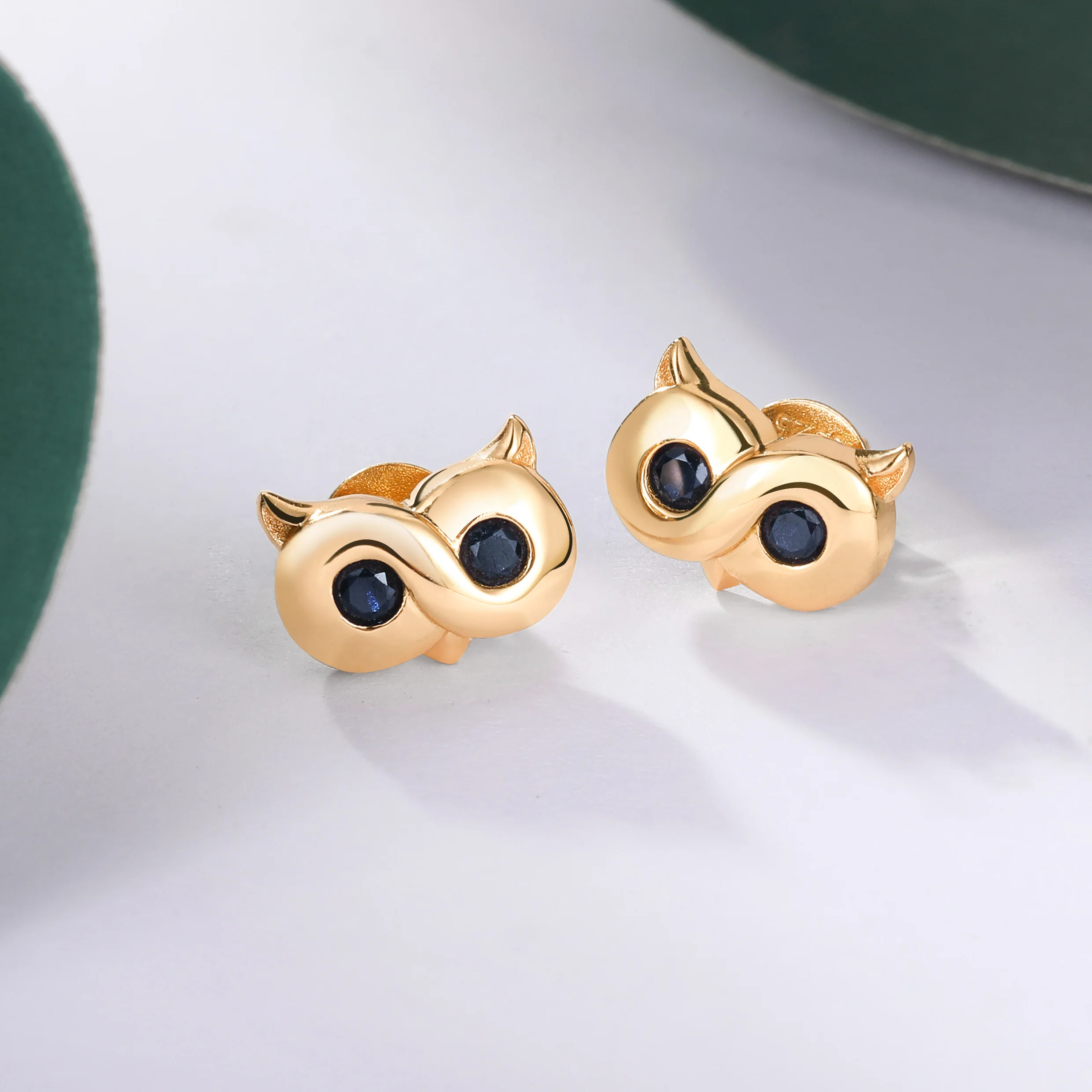 HFE Simulated Sapphire Stud Earrings for Women Man Cute Owl Deign S925 Silver Hypoallergenic Studs Daily Wear Jewelry Gift