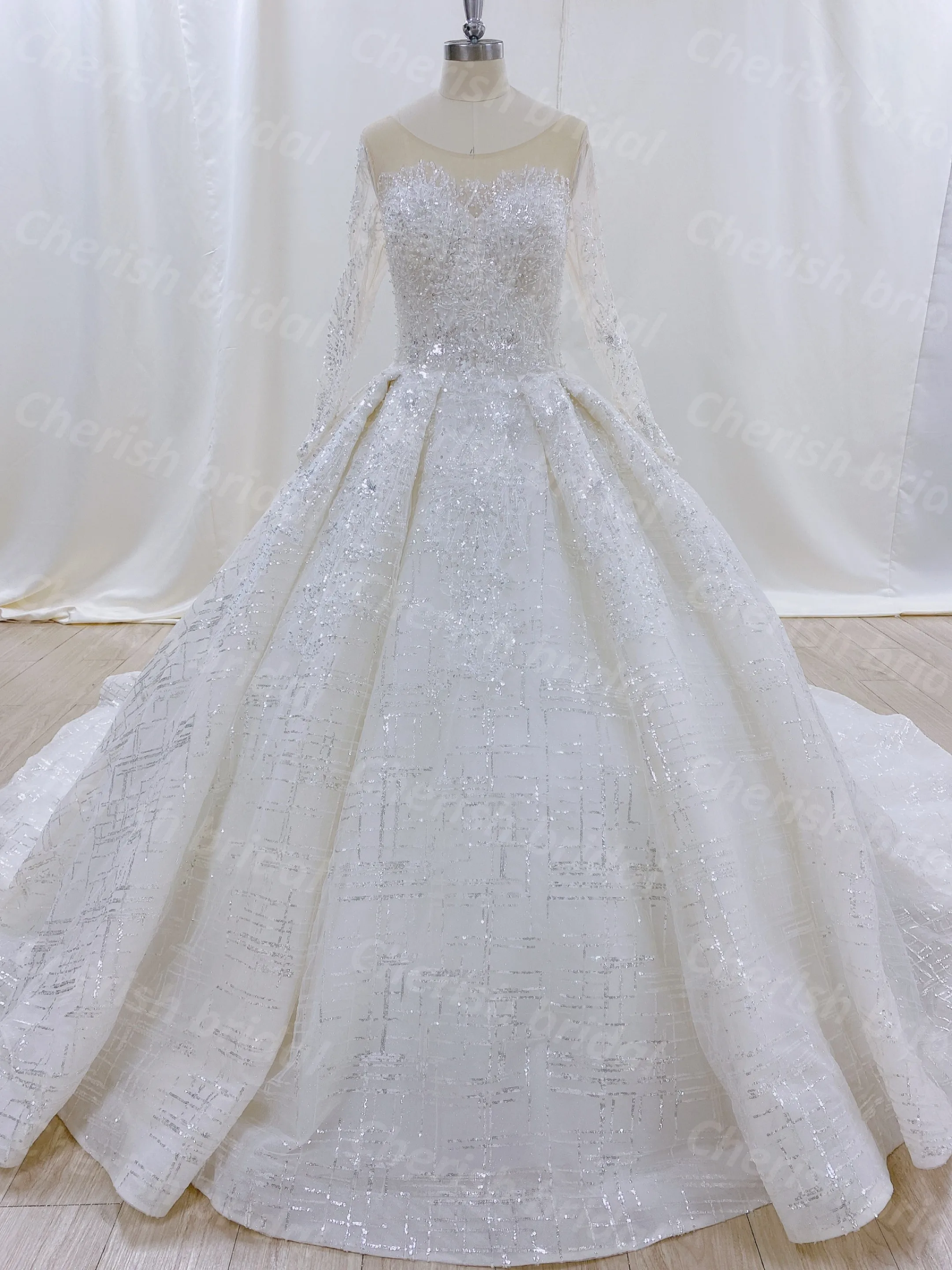 

C1047B Luxury Bridal Dress Heaving Beading and Sequin Ball Gown Wedding Dress for Woman Long Sleeve Lace Up Bride Dress Princess