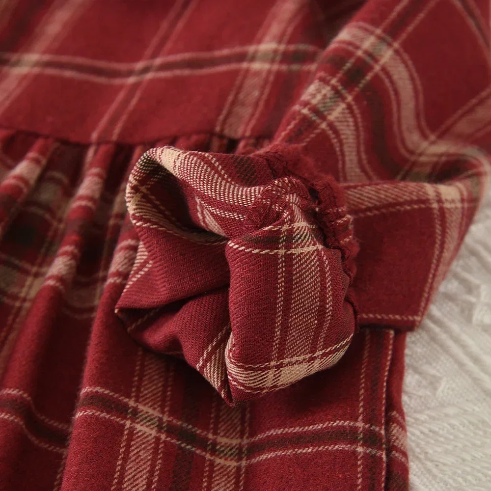 Neues Herbst- und Winterkleid im Britischen Stil mit Rotem Karomuster und Revers, Lässiges Langarmkleid für Mädchen im Alter von 3-7 Jahren – Detail 7