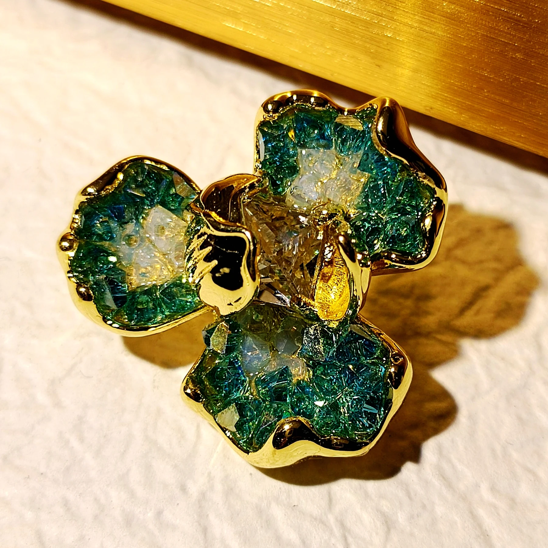 Gorgeous Blue Rock Crystal Stones 3 Petal Flower Brooch Pin
