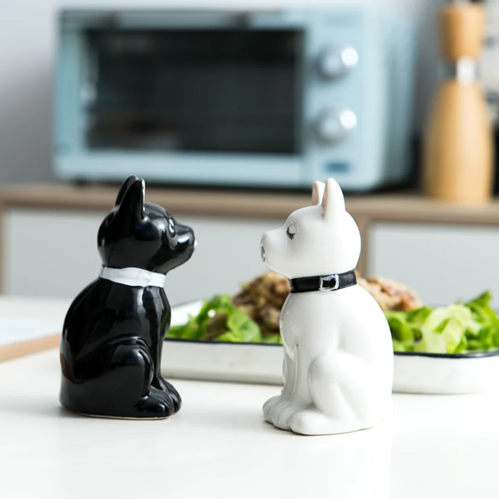 2PCS Salt and Pepper Shakers Set Salt Shaker Ceramic Spice Jars Farmhouse Salt Pepper Shakers Cute Kitchen Decoration Dog shape