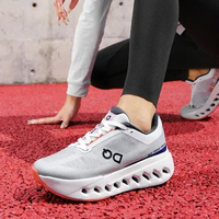 New Unisex Comfortable Shoes Breathable Mesh Walking on Ultralight Outdoor Men Women Running Casual Sneakers Clouds Shoes