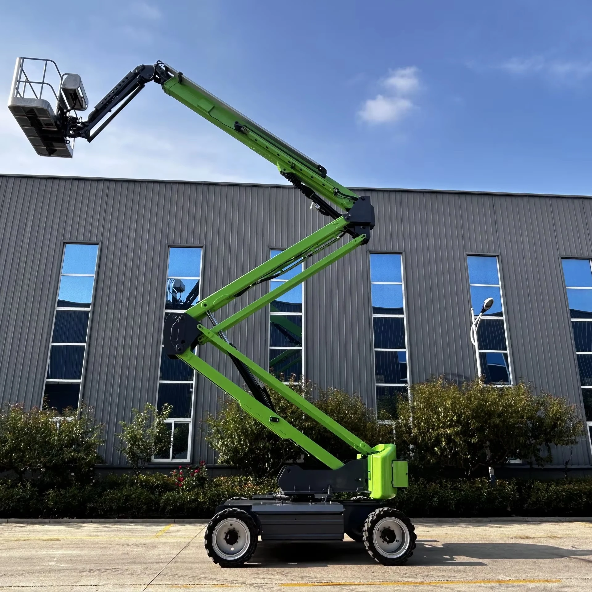 Customized Hydraulic Electric 200kg Load Capacity For Boom Lift Small Articulated Boom Lifts For Construction Industries