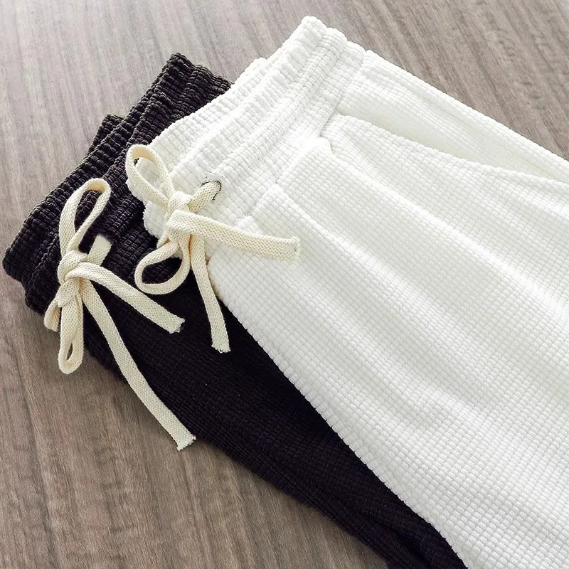 Männer Shorts Einfarbig Mittlere Taille Sommer Bewegung Waffel Textur Tiefem Schritt Kordelzug Männliche Shorts Lose Knie Länge Casual Kurze – Detail 11