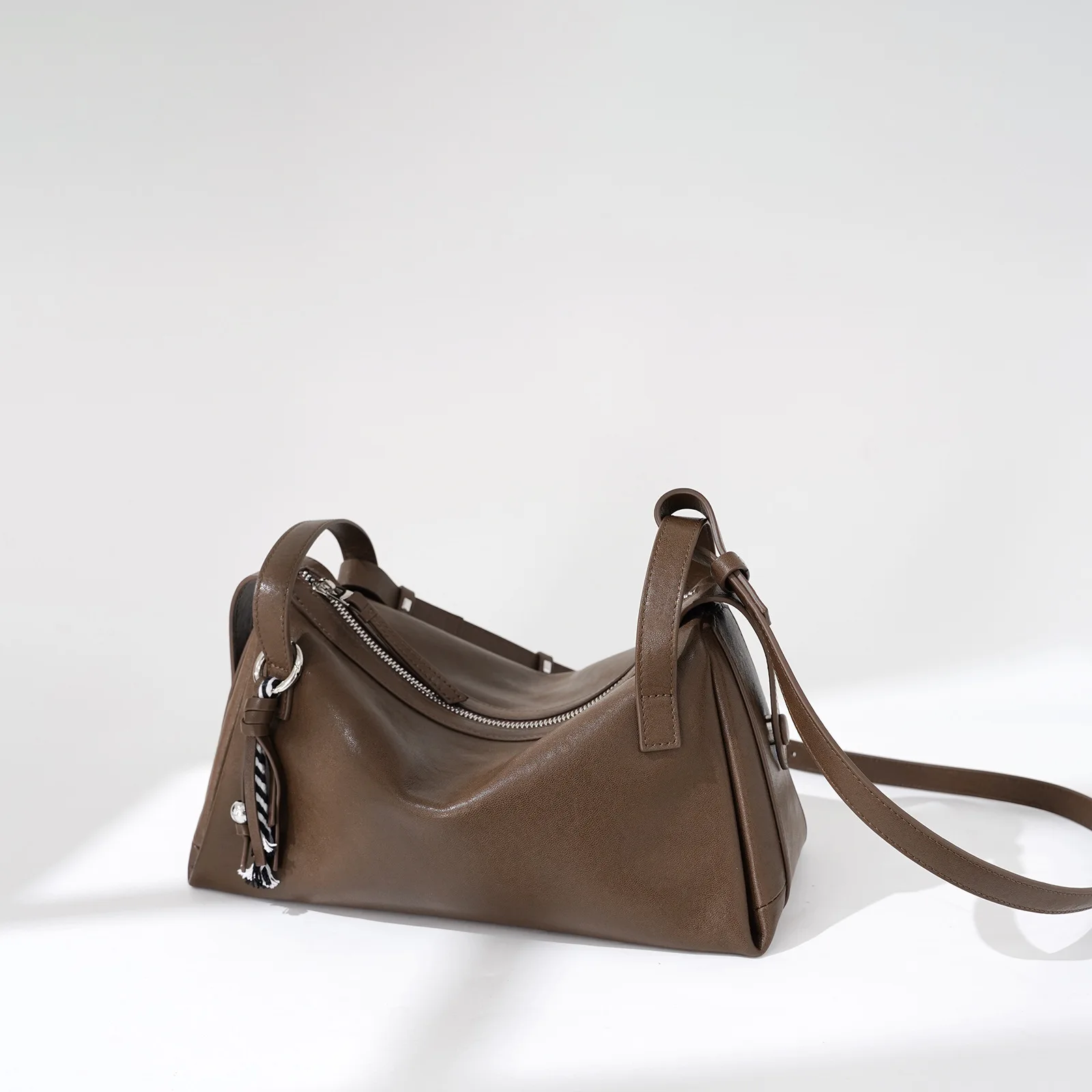 

Minimalist Diaper Bag Simple Clean Structure Functional Practical No Extra Bulk Good for Minimalist Parents