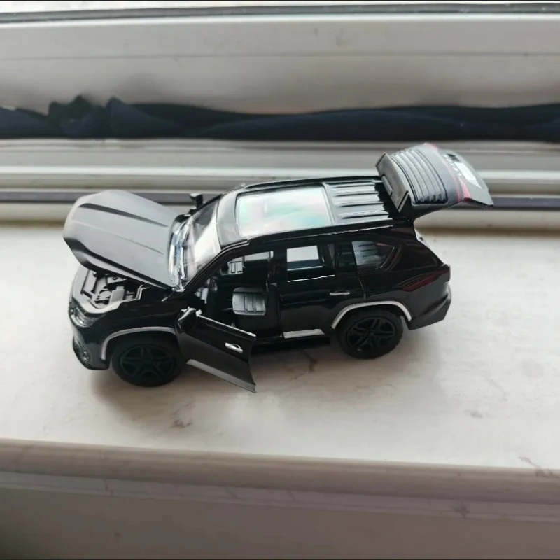 1:32 Scale Lexus LX600 Diecast Alloy SUV Model Luxury Off-Road Vehicle for Collection Gift Home Decoration Ornament view 6