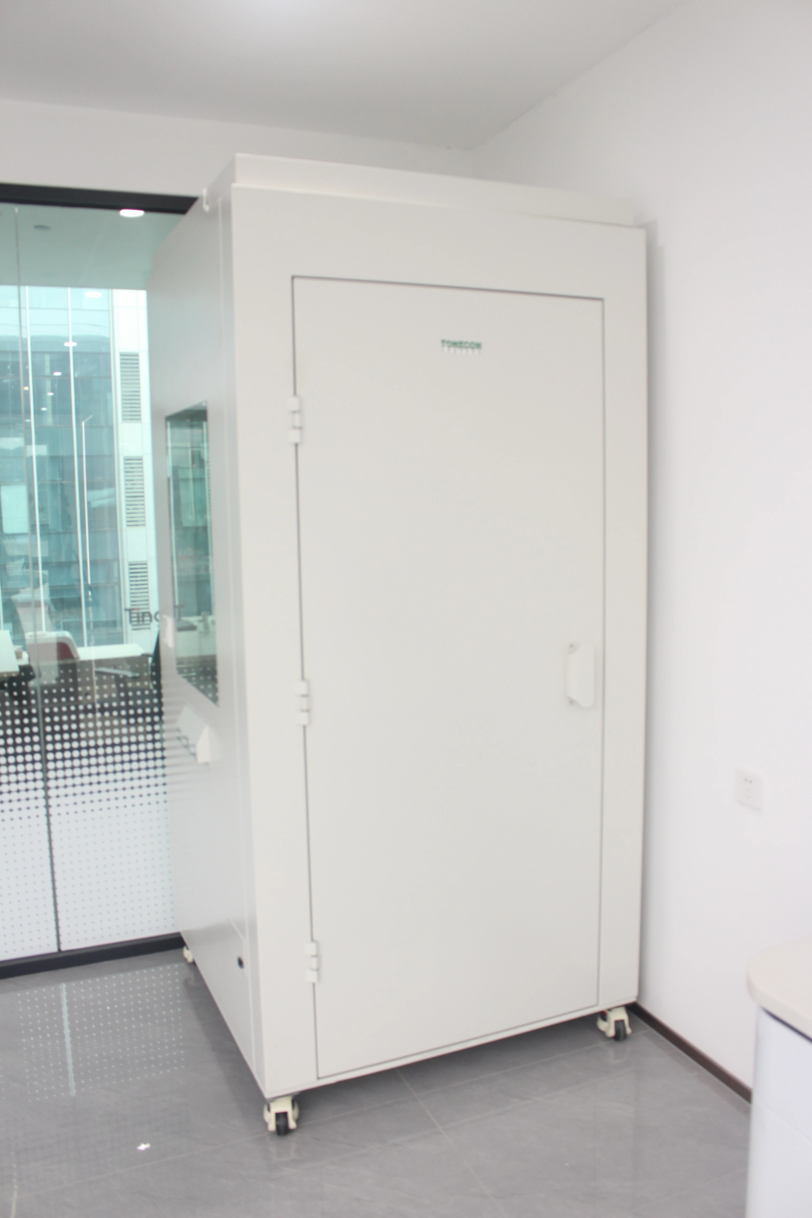 Customizable Door-to-door Installation Movable Soundproof Room Ventilating System 31dB Sound Reduction Index 975*760*2040mm