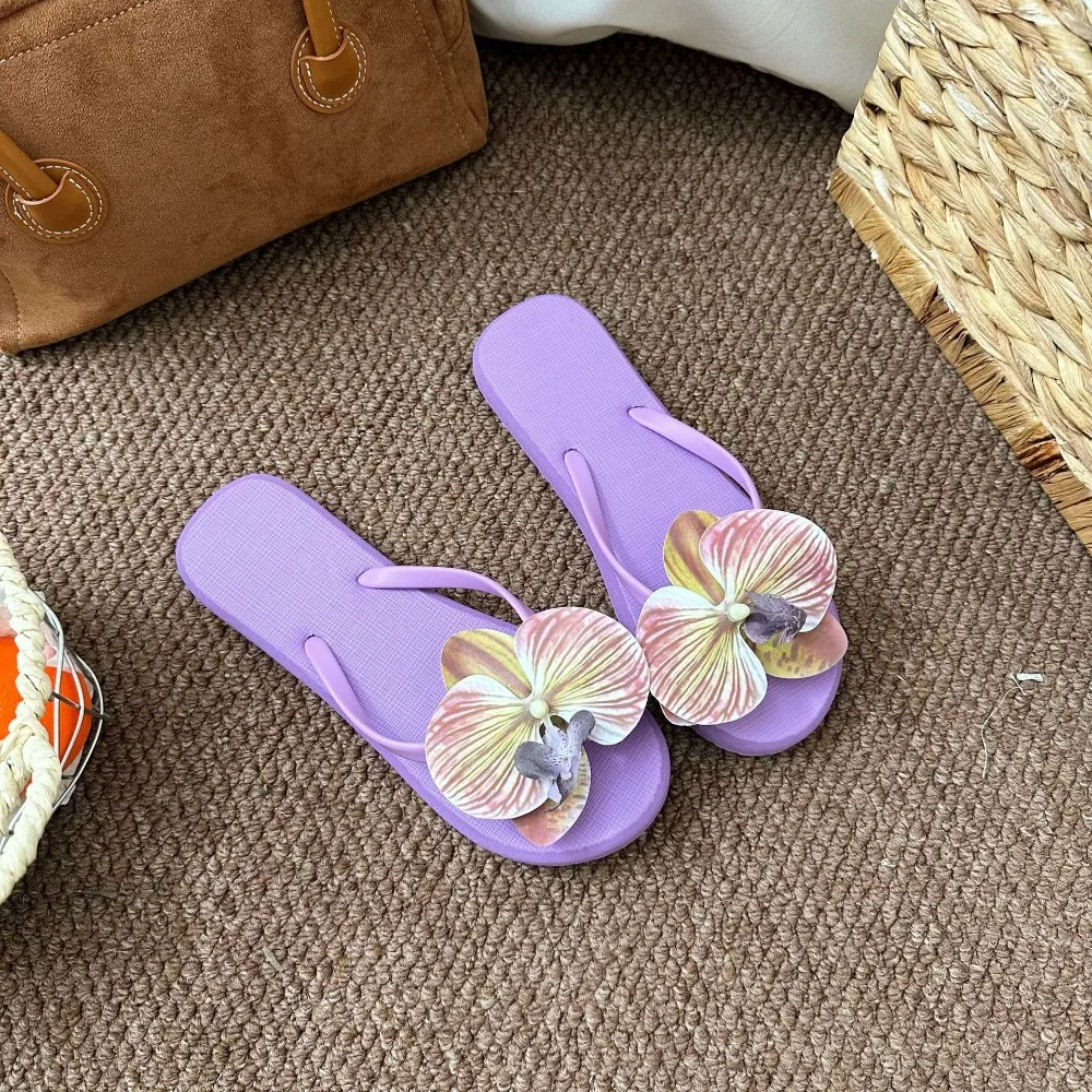 

Милые летние тапочки с бабочкой и орхидеей, пляжные тапочки Phalaenopsis для отдыха, разноцветные шлепанцы с милым цветком, домашние и уличные шлепанцы