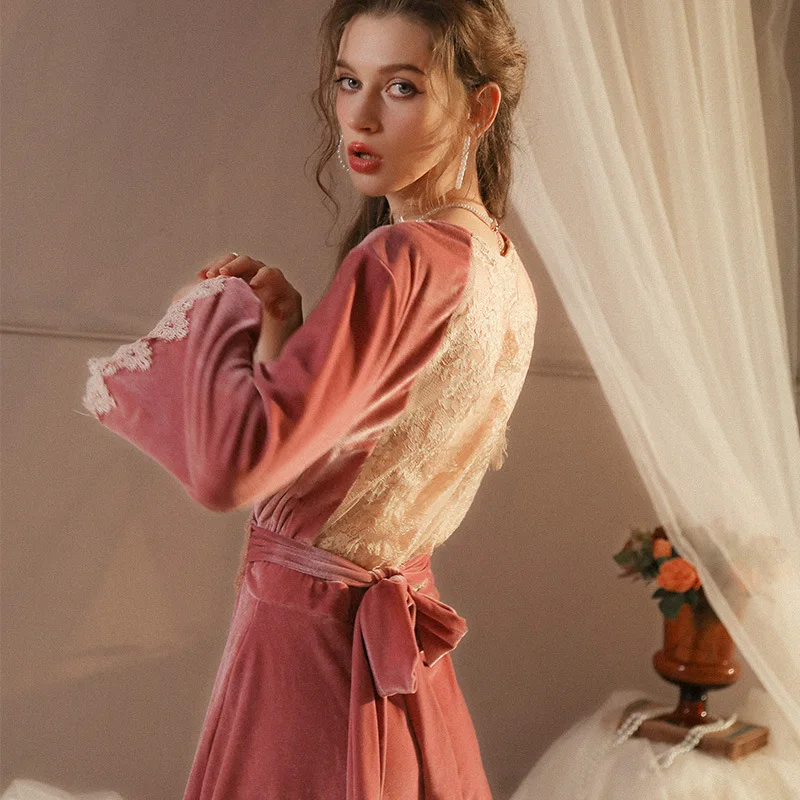 Pink Velvet Long Wedding Robe Nightgown Sexy Patchwork Back Cutout Lace Bathrobe Nightdress Autumn Women Sleepwear Home Dress