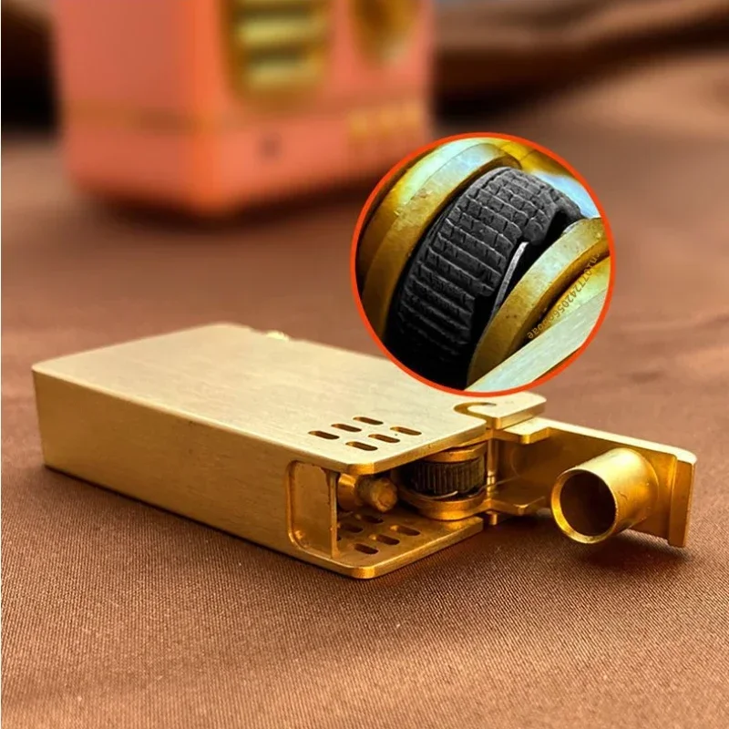 2026 New Metal Mechanical Grinding Wheel Brass Kerosiene Lighter Creative Personality One-click Ignition Men's Smoking Tool Gift