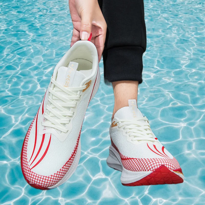 

Нейтральные спортивные туфли на толстой подошве, дизайн в стиле ретро, мягкие и удобные, модные, универсальные и прочные.