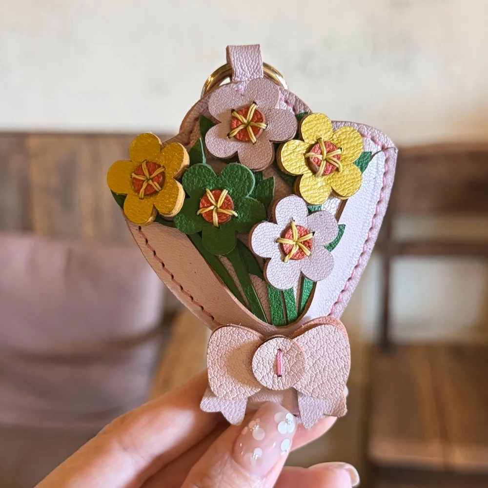 Genuine Leather Bouquet Shaped Bag Charm, Ins Style Floral Keychain Backpack Pendant Women Handbag Mini Ornament  Accessory Gift