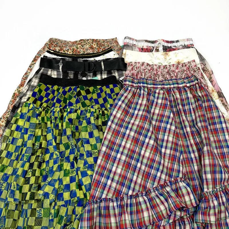 

Винтажная юбка миди А-силуэта с цветочным принтом, универсальная летняя ретро-модель длиной до колена для женщин 25-29 лет, для повседневной носки