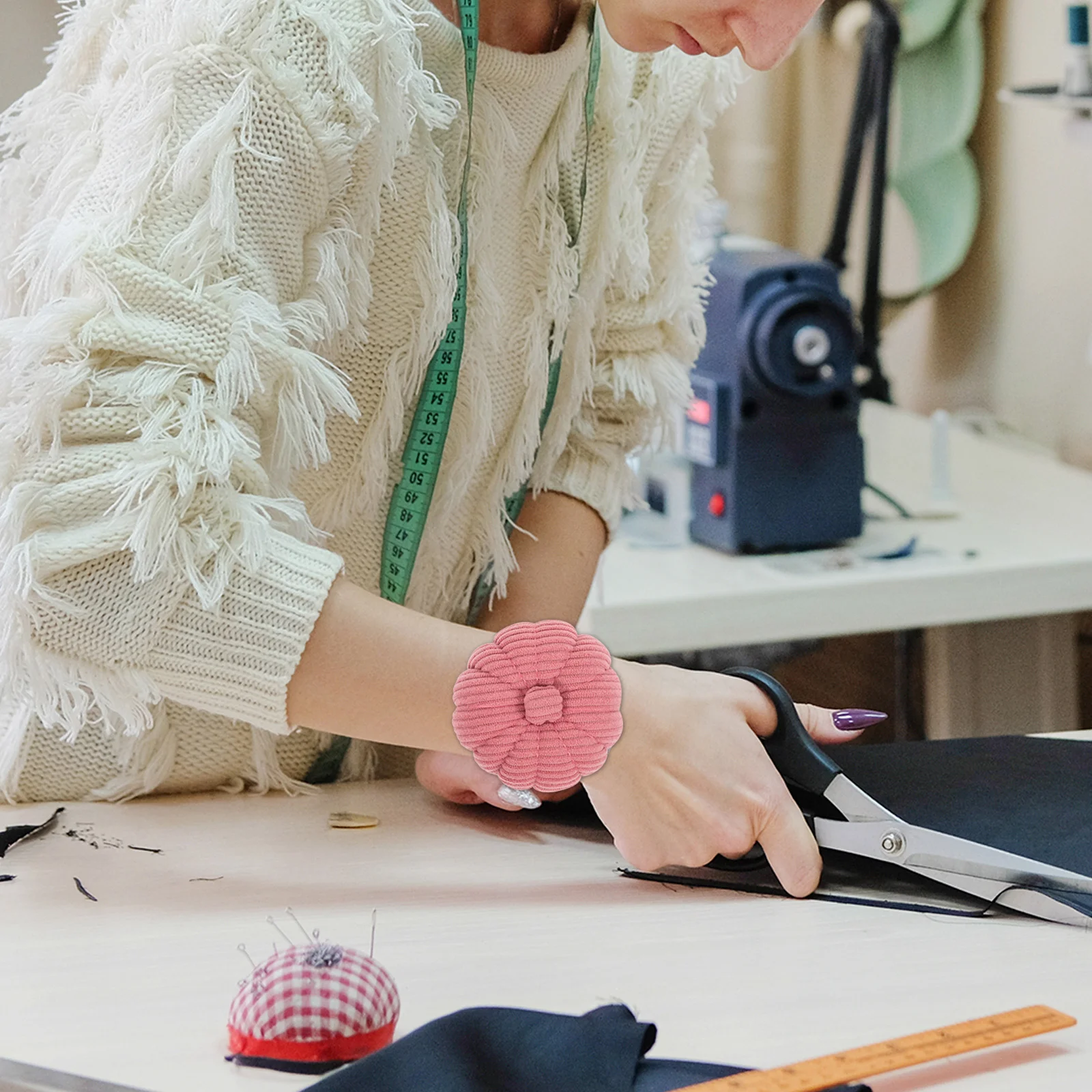 

Wrist Pin Cushion Slap Bracelet Durable Corduroy Needle Holder Watch Style Sewing Pin Organizer Portable Hand Band