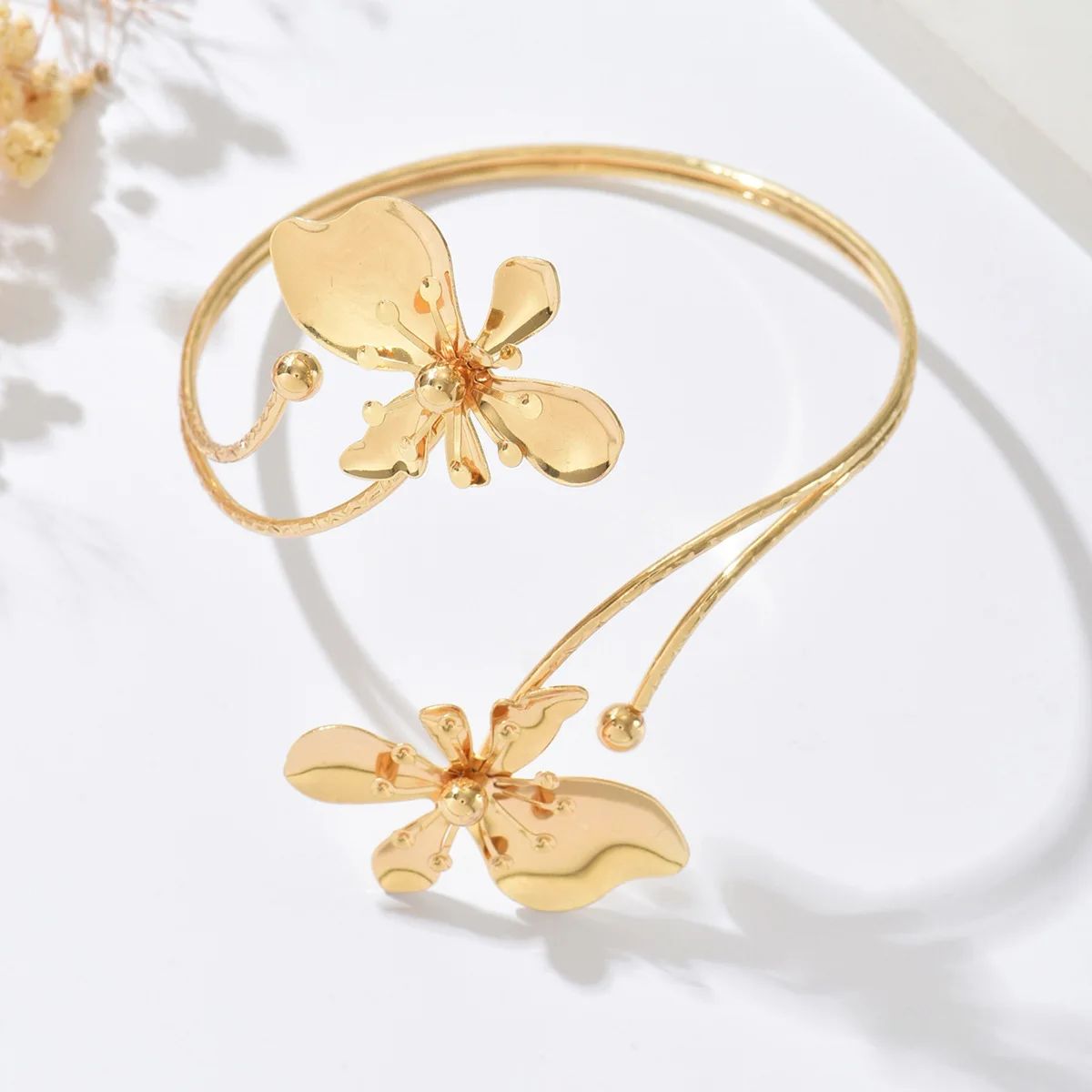 Upper Arm Cuff Bracelet Metal Flower Armband Summer Arm Bangle Armlet for Women Holiday Hawaiian Jewelry
