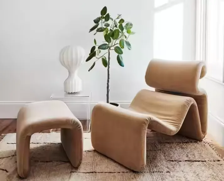 Modern Designer Lounge Chair with Bendy Fibreglass Wave-Like Seat and Backrest for Dining and Bedroom Use Includes Ottoman