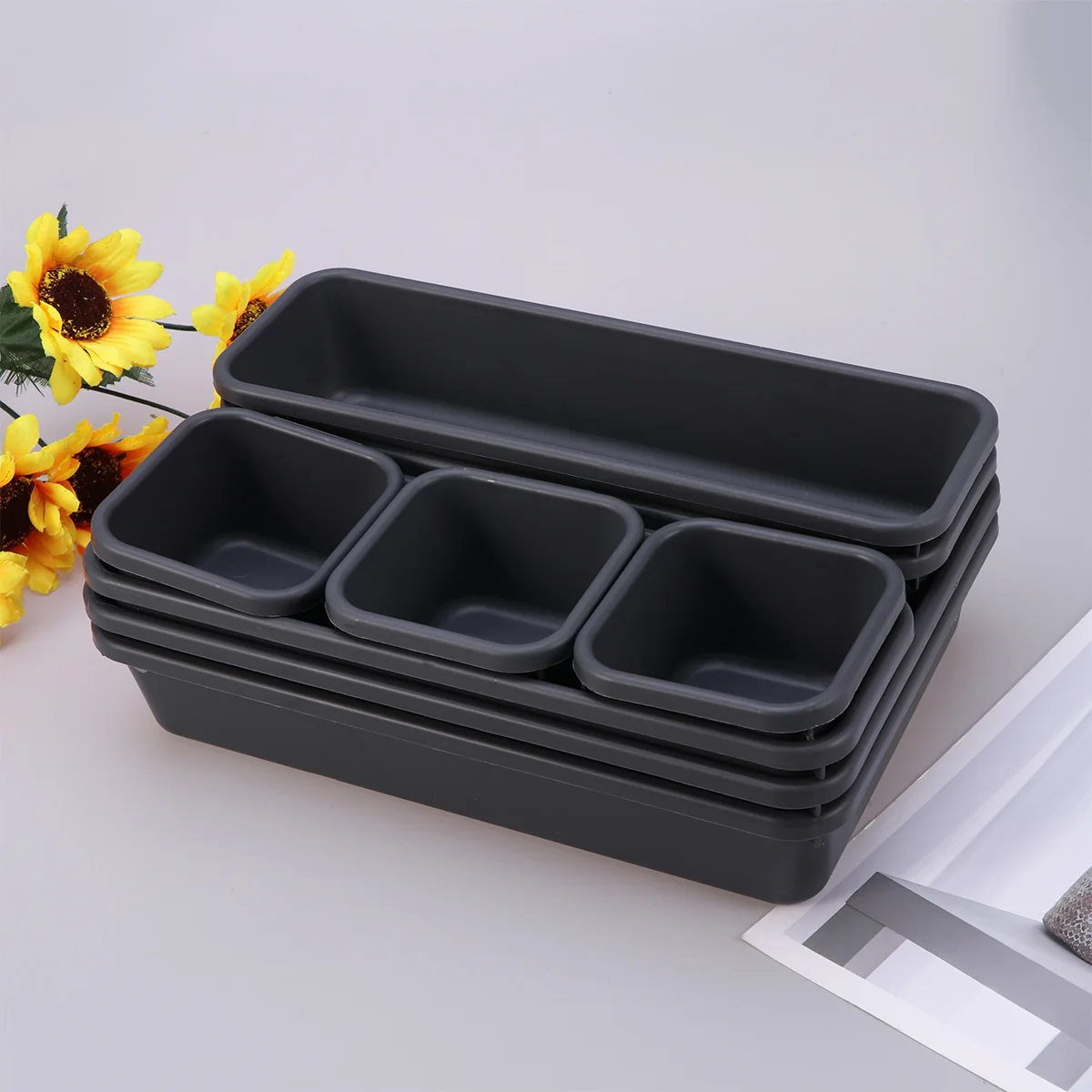 

Desktop Storage Box Drawer Space Arrangement Plastic Compartment Storage Box Tableware Household Items (Black)
