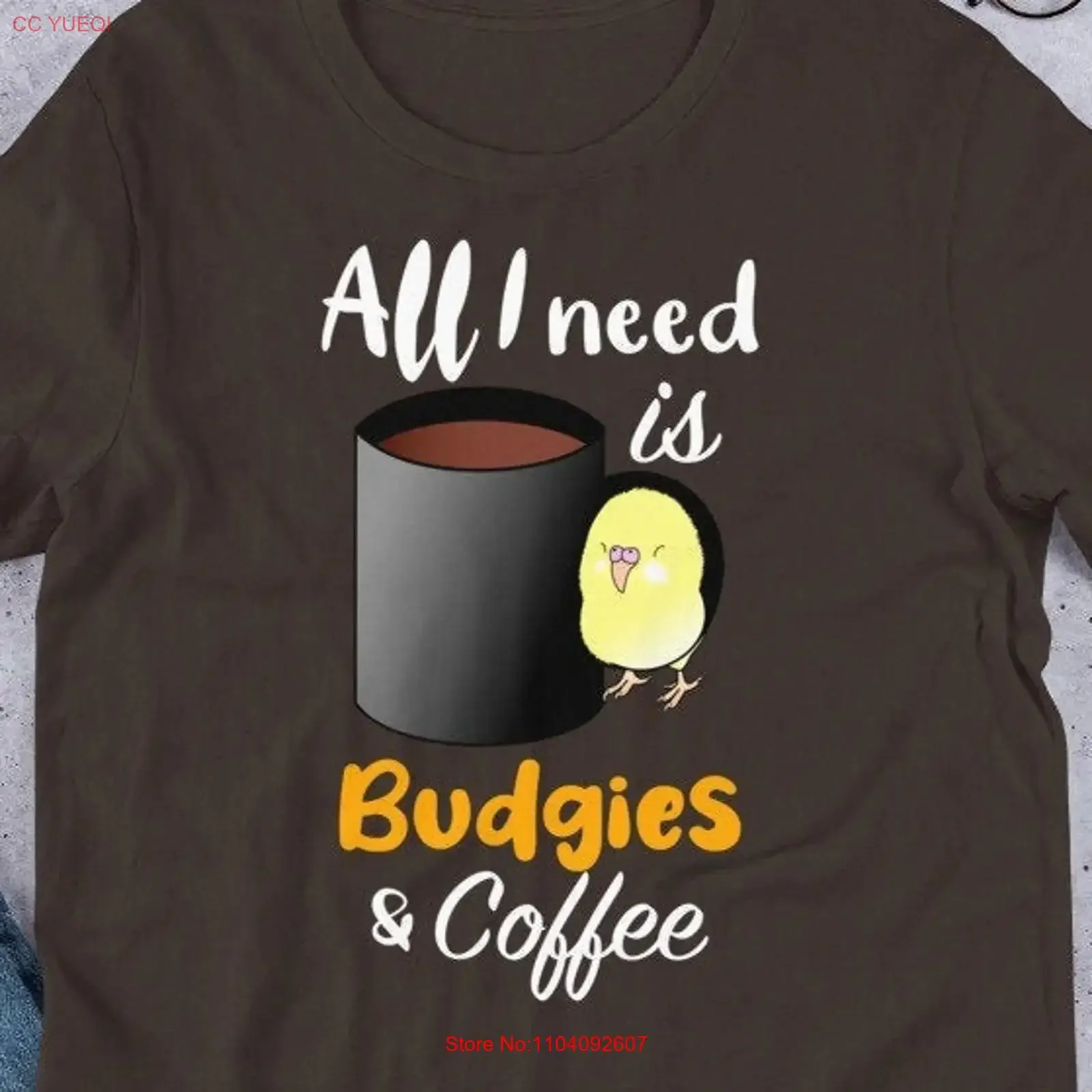 Todo lo que necesito es periquitos y café lindo periquito amarillo en taza divertida cita de pájaro perrito camiseta vintage gráfico lavado