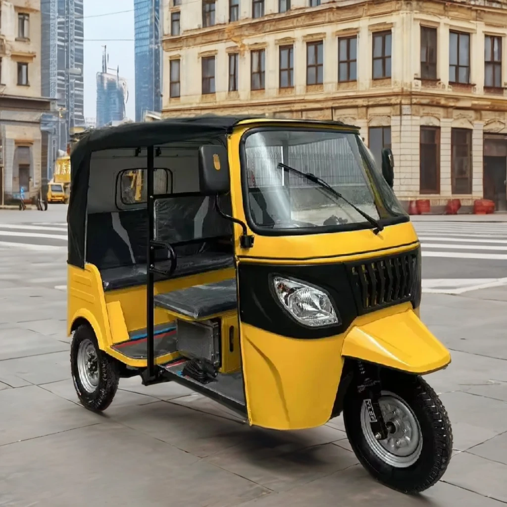 Open Body Three-Wheeled Motorized Fuel Powered Tricycle with Five Passengers Customizable Two Rows 200cc Engine with Disc Brakes