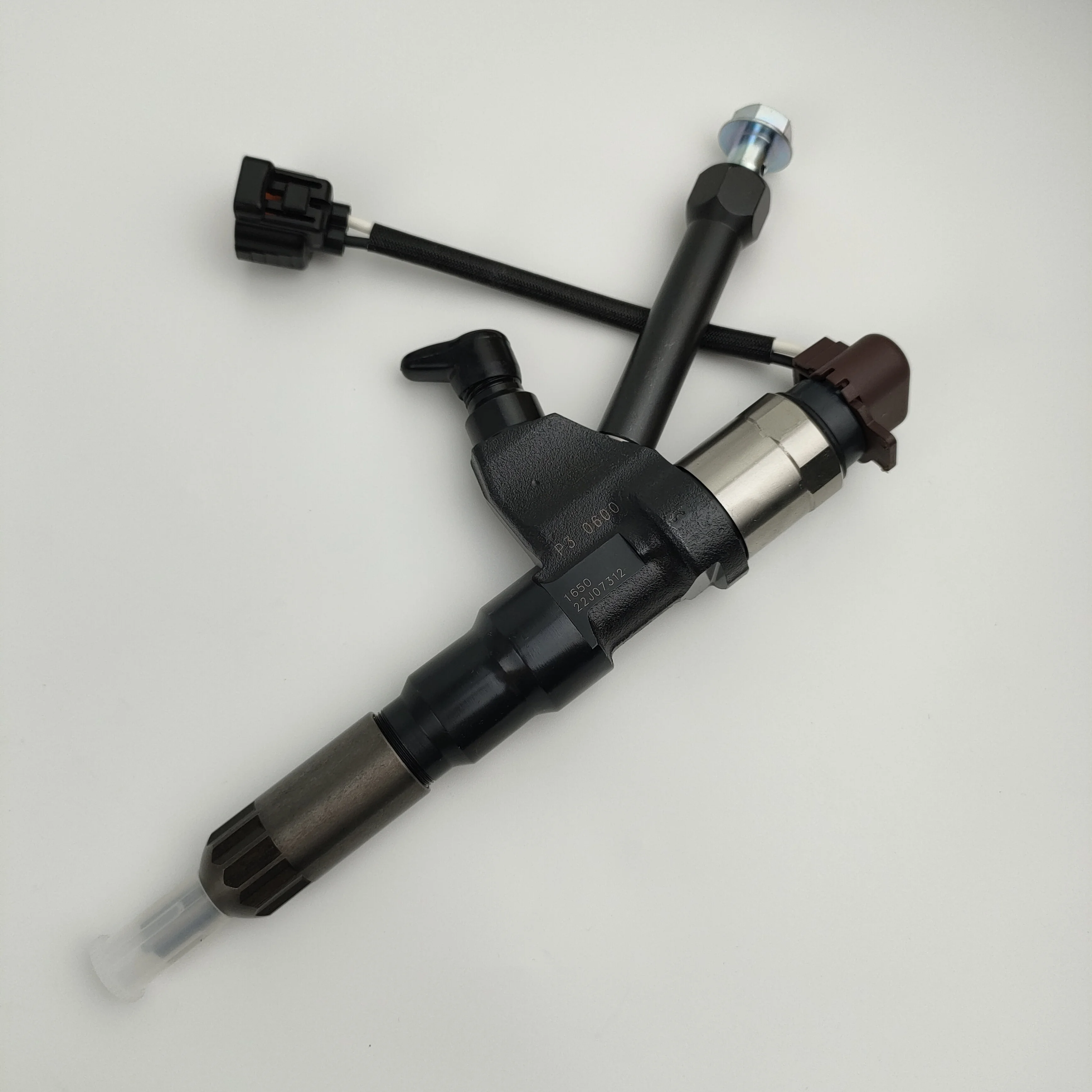 중국산 디젤 인젝터 295050 -1650 좋은 품질의 커먼 레일 인젝터 23670-E0600