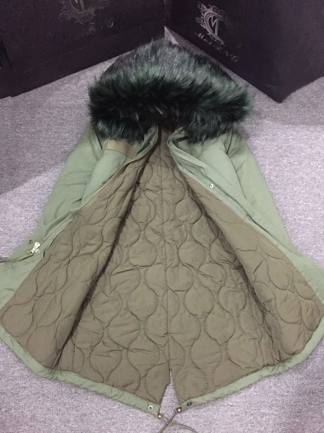 Fashionable All Green Long Parka Plaid Cotton Lining Winter Women&Men Coat Big Faux Fur Collar Jacket