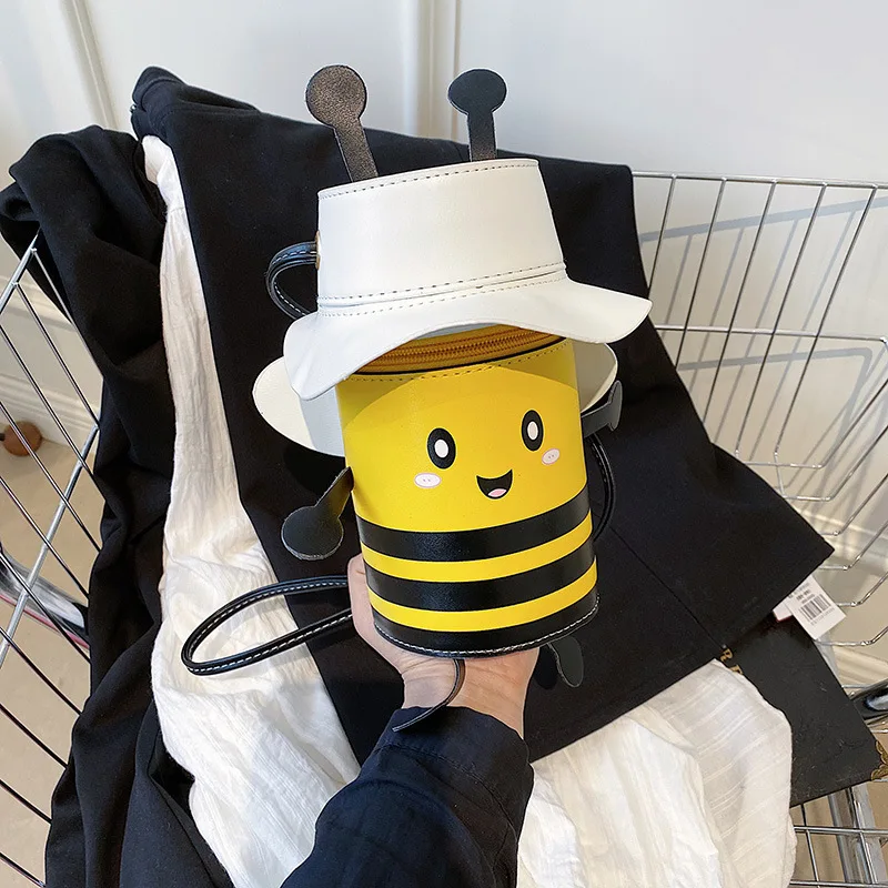 

female New Fashionable And Cute Little Bee Bucket shoulder bags