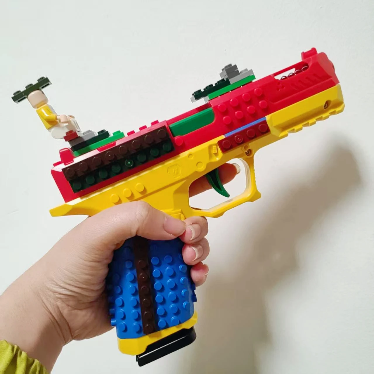 Sig17 ブロックピストル シェル投げ連射エアソフト ブローバック式 空薬莢排出式 おもちゃ銃 屋外用武器 男の子向けギフト