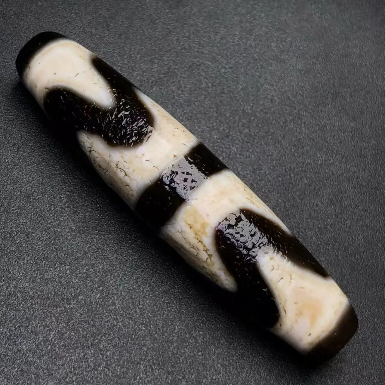 

old materials with high oil coating Double Tiger tooth patterned Tianzhu dzi Natural Agate Amulet Weathered Perfect Retro diy