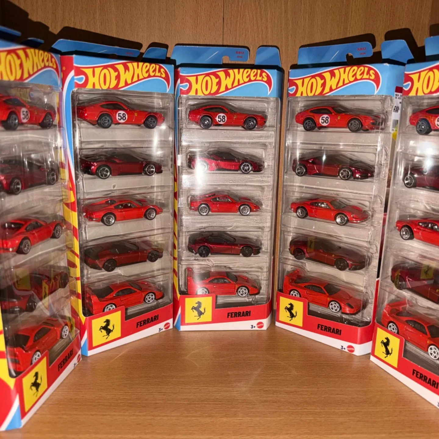 Hot Wheels Diecast Alloy Car Models Metal Base Rubber Tires Gjt68 Ferrari Sports Car 5 Pack For Collection Adult Collectors Gift